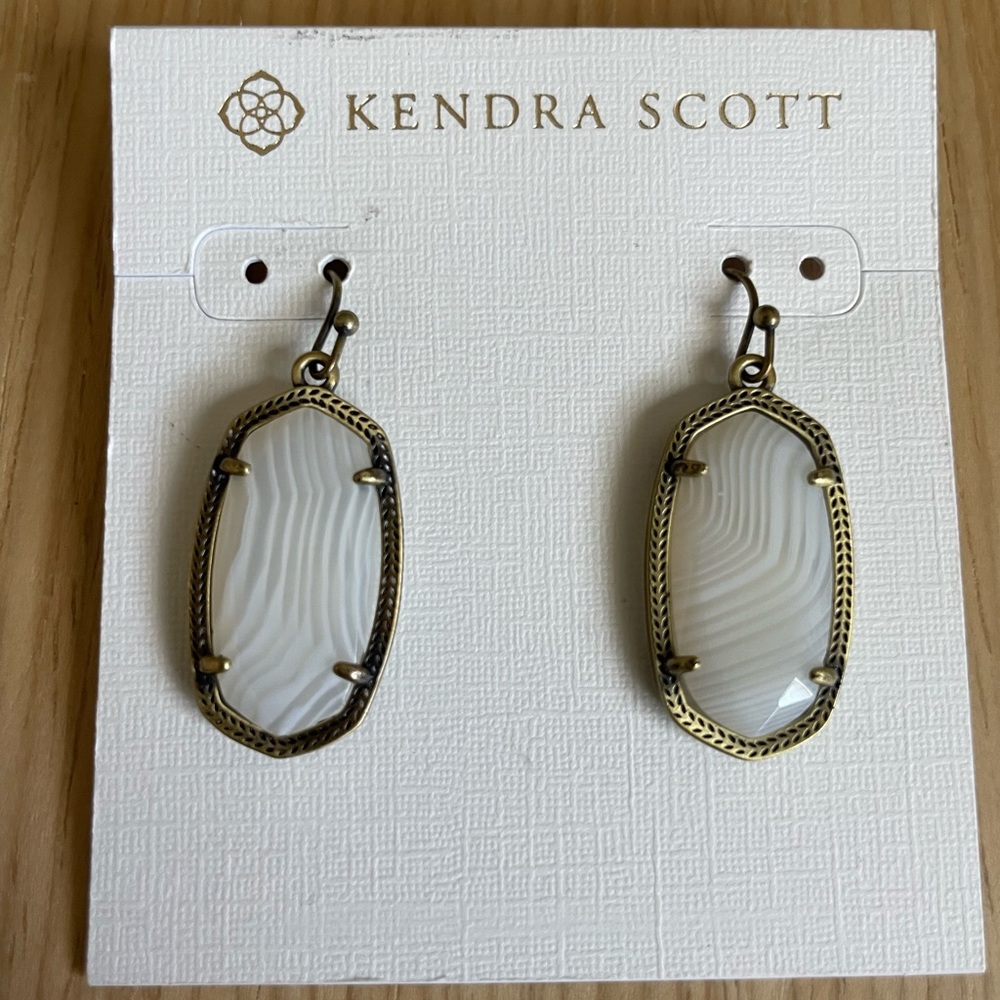Kendra Scott Vintage Gold White Banded Agate Dani Earrings